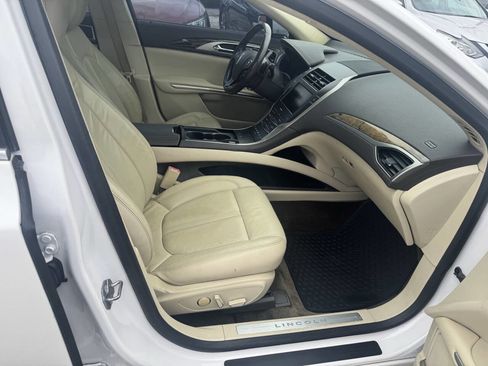 Used 2015 Lincoln MKZ Base 4dr Sedan w/ Equipment Group 101A Select image 2