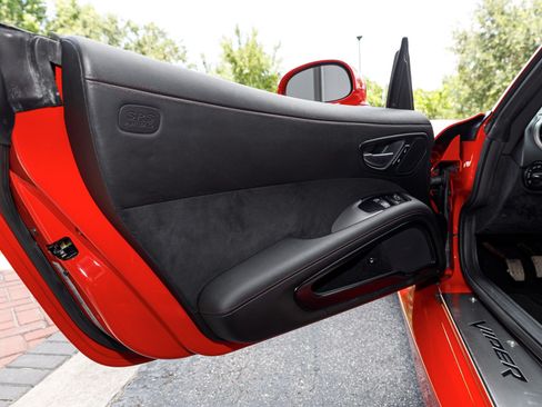 Used 2017 Dodge Viper GTC RWD image 16