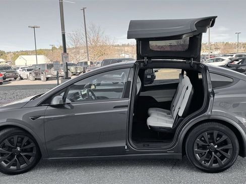 Used 2022 Tesla Model X image 6