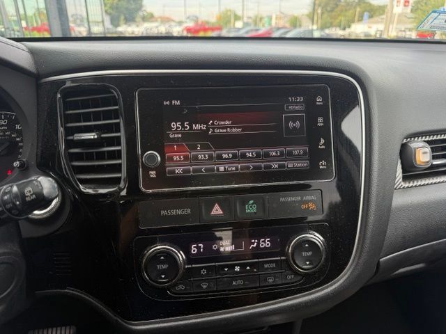 Used 2017 Mitsubishi Outlander SEL AWD/4WD image 15