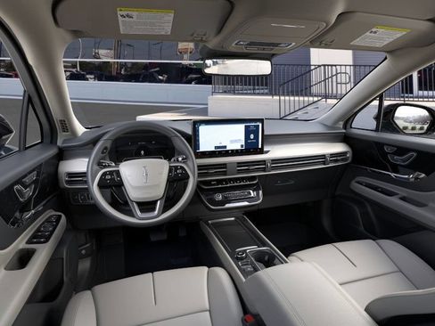 New 2026 Lincoln Corsair Premiere FWD image 9