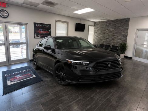 Used 2025 Honda Accord SE image 2