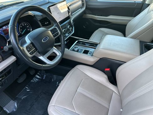 Used 2024 Ford Expedition Limited image 9