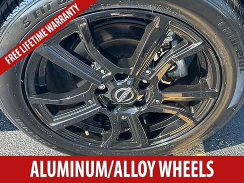 Used 2024 Nissan Kicks SR w/ SR Premium Package FWD image 6
