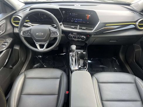 Used 2024 Chevrolet Trax ACTIV w/ Sunroof Package FWD image 12