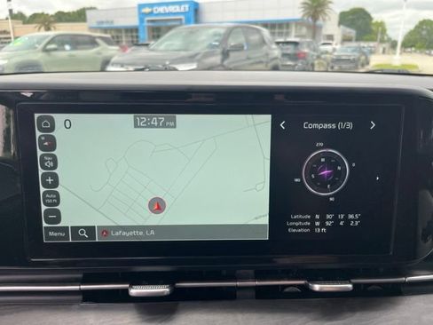 Used 2024 Kia Carnival EX FWD image 18