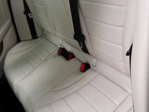 Used 2016 Mercedes-Benz C 300 4MATIC Sedan image 5