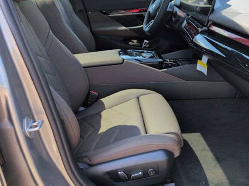 New 2026 BMW i5 eDrive40 w/ M Sport Package image 24