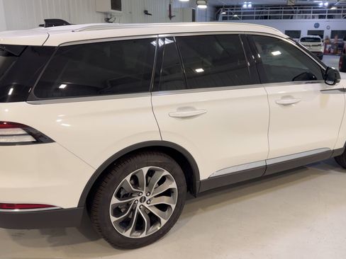New 2026 Lincoln Aviator 2WD image 9