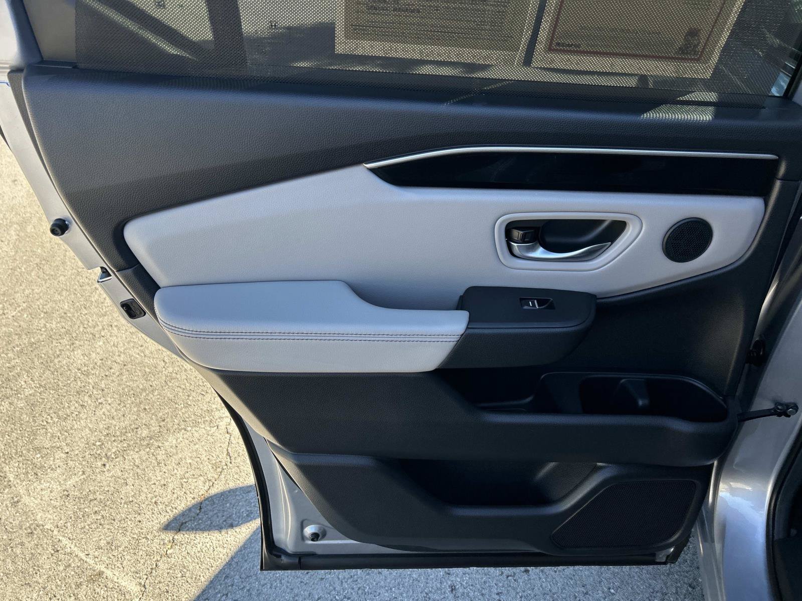 Used 2025 Honda Pilot EX-L image 28