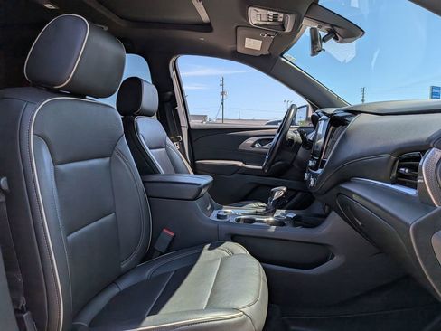 Used 2022 Chevrolet Traverse Premier AWD/4WD image 31