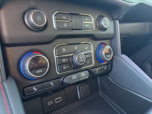 Used 2022 Chevrolet Tahoe RST w/ Luxury Package image 18