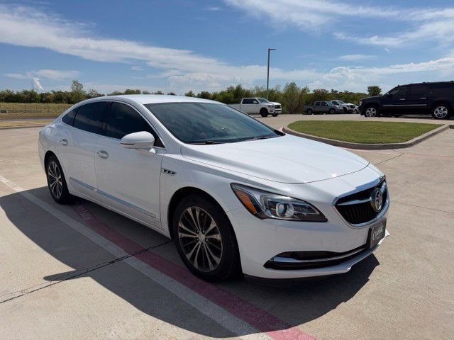 Used 2017 Buick LaCrosse Essence FWD image 2
