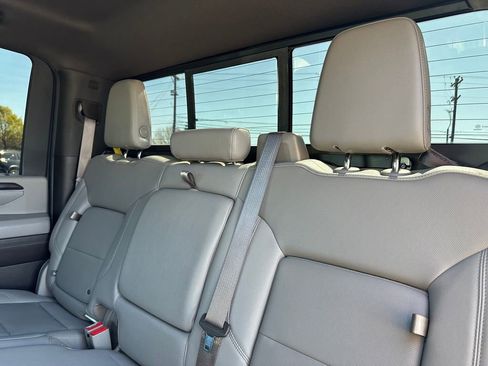 Used 2024 GMC Sierra 2500 SLT w/ SLT Premium Package image 31