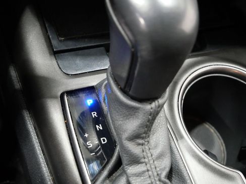 Used 2021 Toyota Camry SE image 22