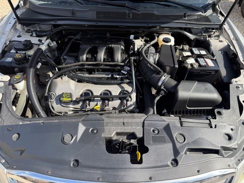 Used 2012 Ford Taurus SE FWD image 35