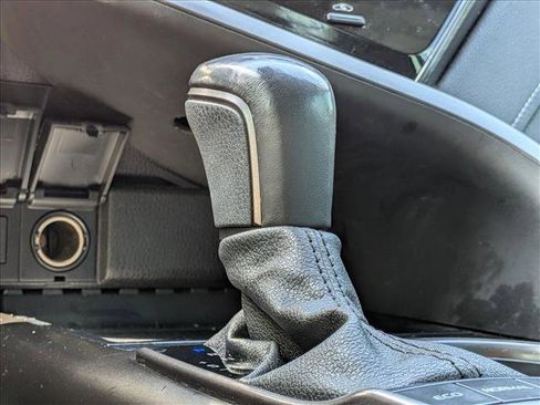 Used 2022 Toyota Camry SE w/ Convenience Package image 13