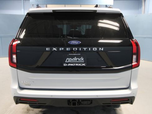 New 2026 Ford Expedition Active image 28