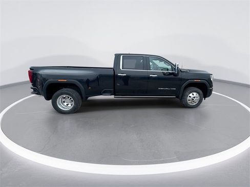 New 2026 GMC Sierra 3500 Denali Ultimate image 9