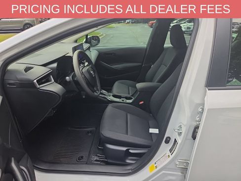 Used 2024 Toyota Corolla LE FWD image 5
