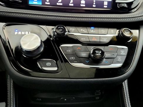 Used 2023 Chrysler Pacifica Limited w/ Uconnect Theater Family Group AWD/4WD image 30