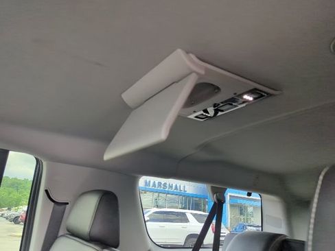Used 2019 GMC Yukon XL SLT w/ Open Road Package AWD/4WD image 10