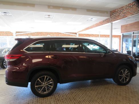 Used 2019 Toyota Highlander SE image 68
