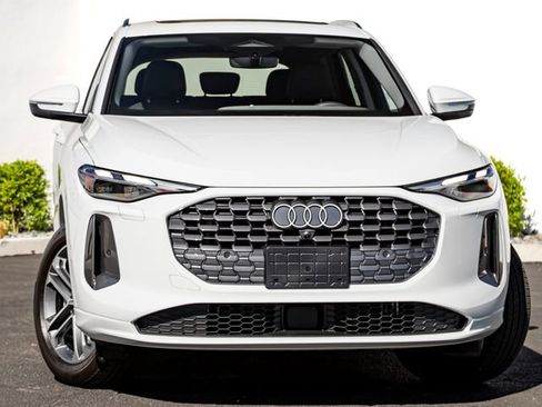 Used 2025 Audi Q5 Premium w/ Convenience Package AWD/4WD image 4