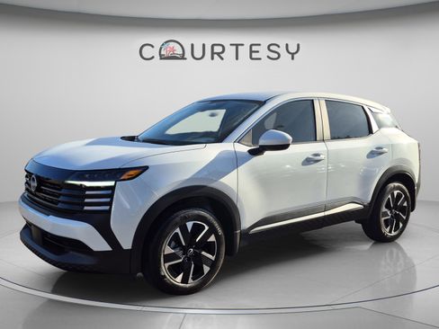 Certified 2025 Nissan Kicks SV AWD/4WD image 1