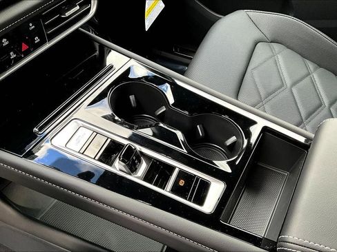 New 2025 Volkswagen Atlas Cross Sport SE image 17