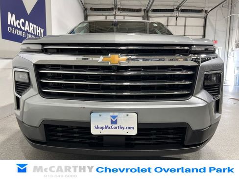 Used 2024 Chevrolet Traverse LT w/ Trailering Package FWD image 10