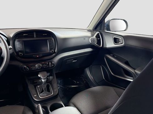 Used 2023 Kia Soul LX w/ LX Technology Package FWD image 23