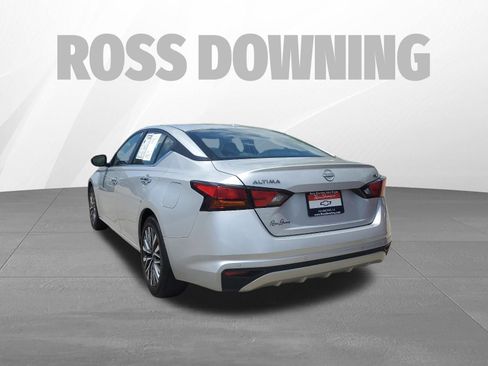 Used 2024 Nissan Altima 2.5 SV FWD image 6