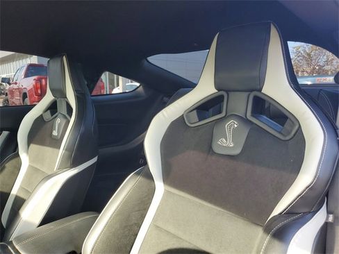 Used 2021 Ford Mustang Shelby GT500 w/ Technology Package image 29