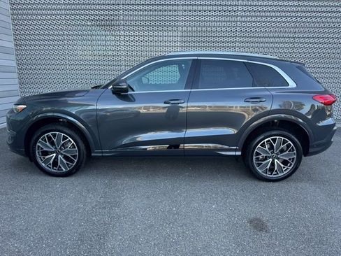 Certified 2025 Audi Q5 Premium Plus image 2