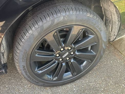Used 2024 Lincoln Navigator Reserve AWD/4WD image 19