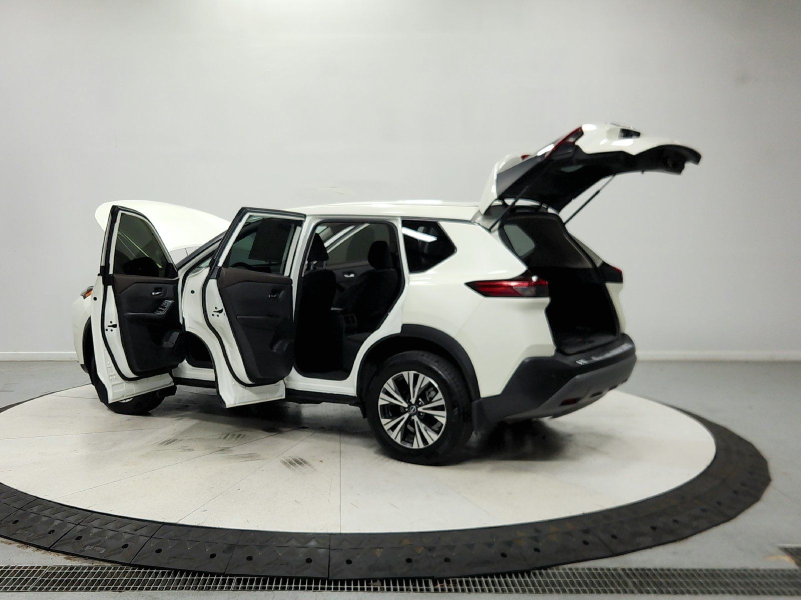 Used 2023 Nissan Rogue SV FWD image 14