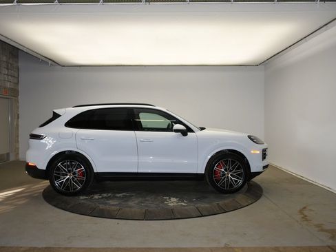 New 2026 Porsche Cayenne S AWD/4WD image 8