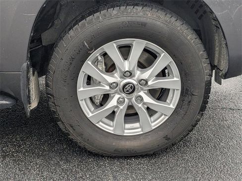 Used 2021 Toyota Land Cruiser image 13