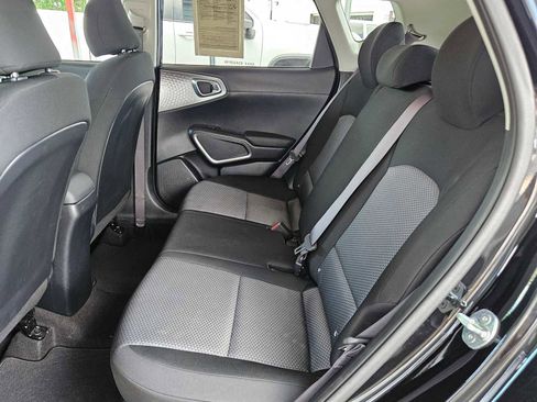Certified 2025 Kia Soul LX w/ LX Technology Package FWD image 18