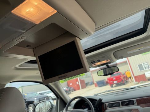 Used 2011 Chevrolet Tahoe LTZ image 15