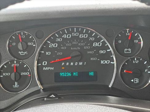 Used 2020 Chevrolet Express 3500 w/ Driver Convenience Package RWD image 15