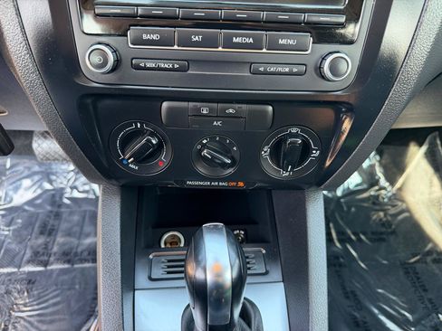 Used 2014 Volkswagen Jetta SE FWD image 13