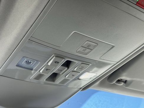 New 2025 Volkswagen Taos SE image 34