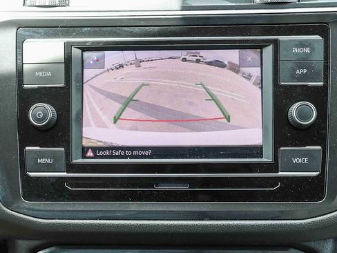 Used 2023 Volkswagen Tiguan S image 27