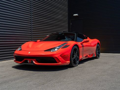 Used 2015 Ferrari 458 Speciale Coupe RWD image 1
