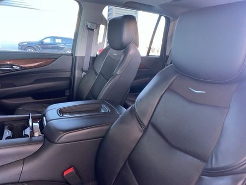 Used 2019 Cadillac Escalade Luxury image 23