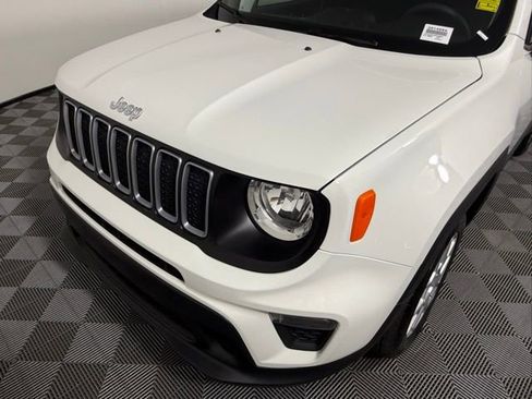 Used 2023 Jeep Renegade Latitude image 10