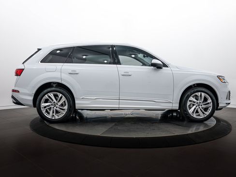 Certified 2023 Audi Q7 3.0T Premium w/ Convenience Package AWD/4WD image 3