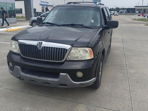 Used 2003 Lincoln Navigator Luxury AWD/4WD image 4
